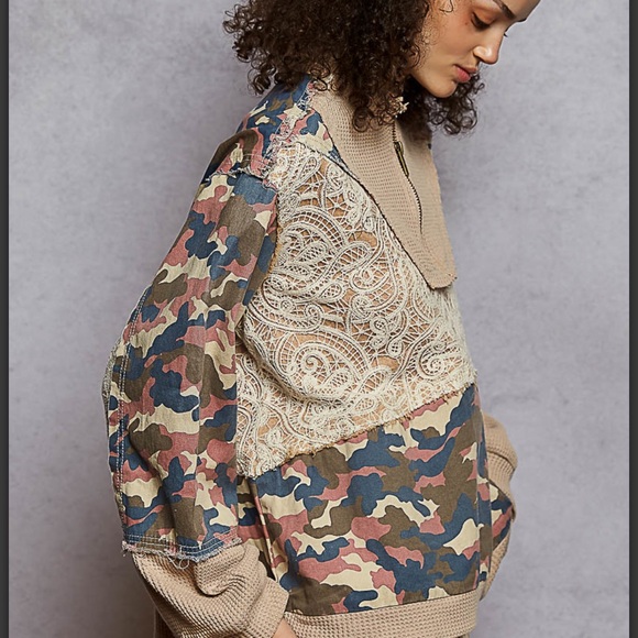 P6658–POL Camouflage and Lace Half-Zip Pullover - Picture 2 of 3